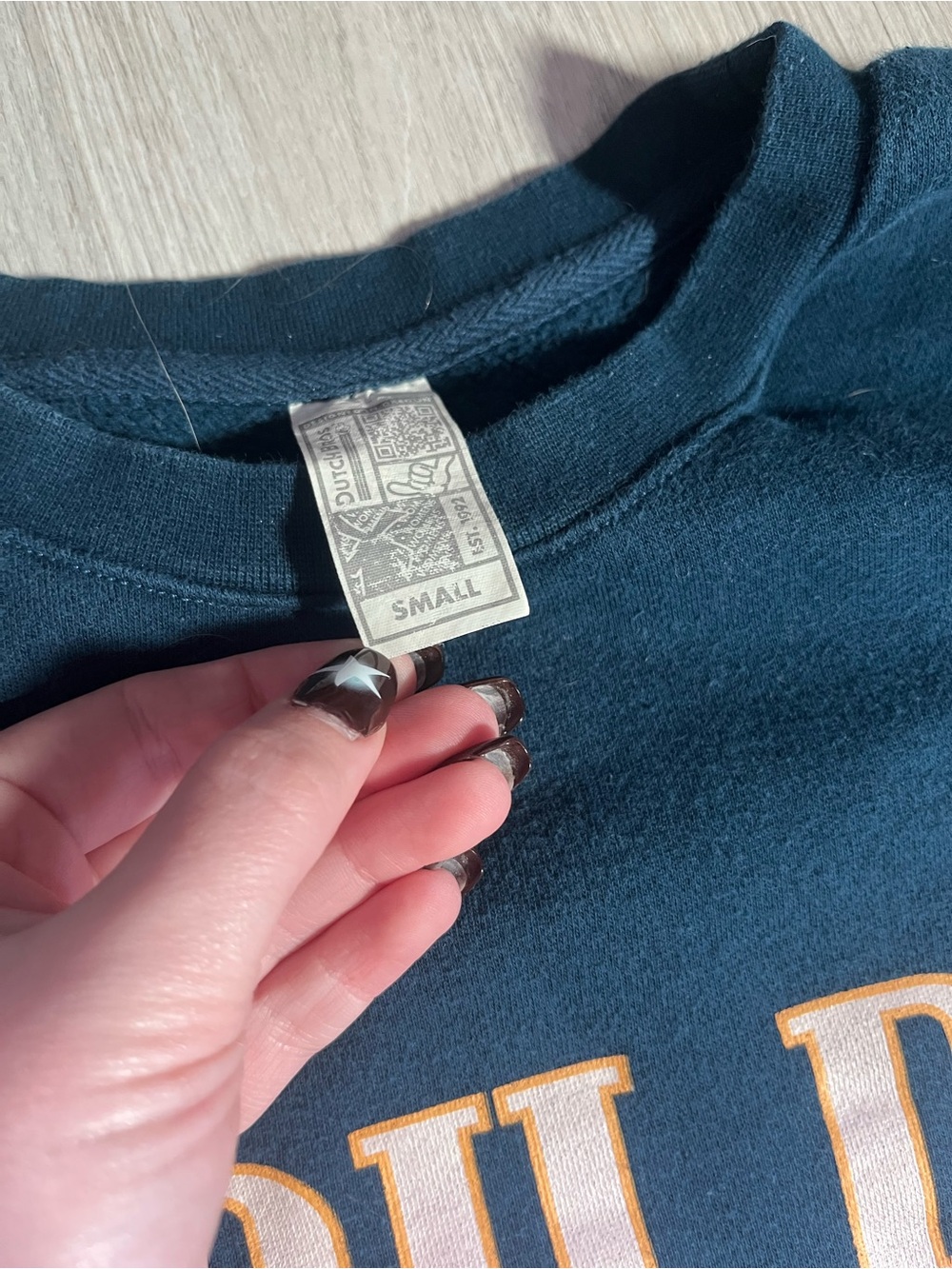 Small Dutch Bro’s sweatshirt fits like large